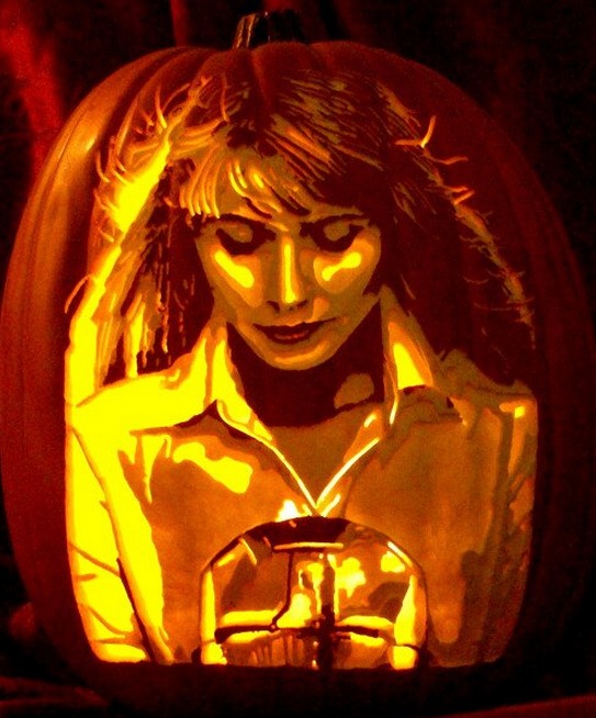 Pumpkin Carving Gwyneth Paltrow